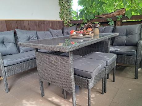 Narożnik z technorattanu 190x190cm z 3 pufami i stołem Torino Corner XL Anthracite