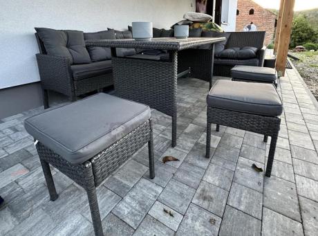 Narożnik z technorattanu 190x190cm z 3 pufami i stołem Torino Corner XL Anthracite