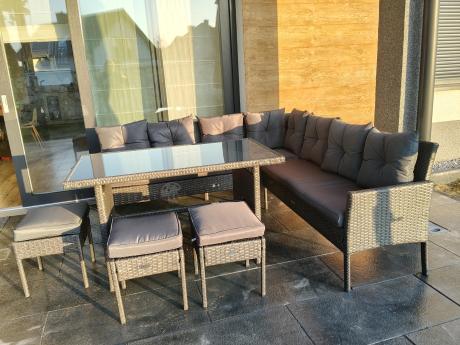 Narożnik z technorattanu 190x190cm z 3 pufami i stołem Torino Corner XL Anthracite