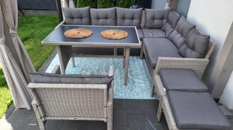 Narożnik z technorattanu ze stołem 120x70cm pufami i fotelem Perata Corner Light Grey