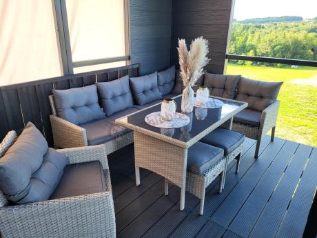 Narożnik z technorattanu ze stołem 120x70cm pufami i fotelem Perata Corner Light Grey