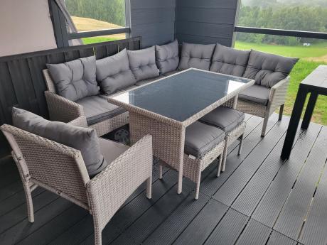 Narożnik z technorattanu ze stołem 120x70cm pufami i fotelem Perata Corner Light Grey