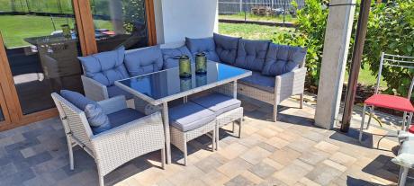 Narożnik z technorattanu ze stołem 120x70cm pufami i fotelem Perata Corner Light Grey