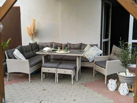 Narożnik z technorattanu ze stołem 120x70cm pufami i fotelem Perata Corner Light Grey