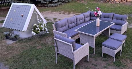 Narożnik z technorattanu ze stołem 120x70cm pufami i fotelem Perata Corner Light Grey