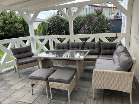 Narożnik z technorattanu ze stołem 120x70cm pufami i fotelem Perata Corner Light Grey