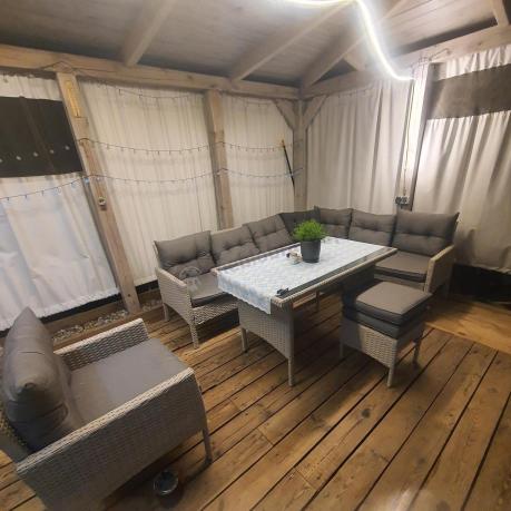 Narożnik z technorattanu ze stołem 120x70cm pufami i fotelem Perata Corner Light Grey