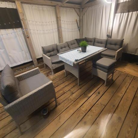 Narożnik z technorattanu ze stołem 120x70cm pufami i fotelem Perata Corner Light Grey