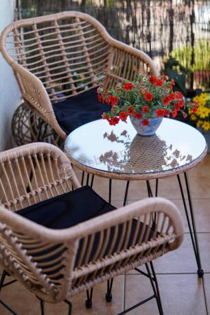 Meble na balkon w bloku z technorattanu boho