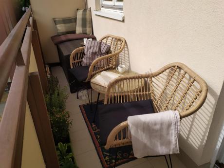 Meble na balkon w bloku z technorattanu boho
