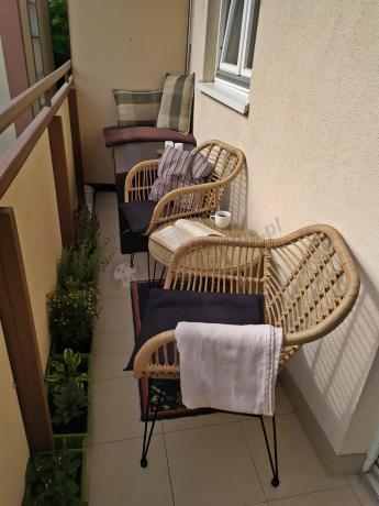 Meble na balkon w bloku z technorattanu boho