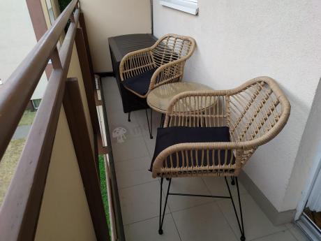 Meble na balkon w bloku z technorattanu boho