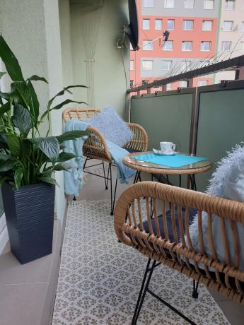 Meble na balkon w bloku z technorattanu boho