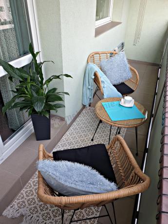 Meble na balkon w bloku z technorattanu boho