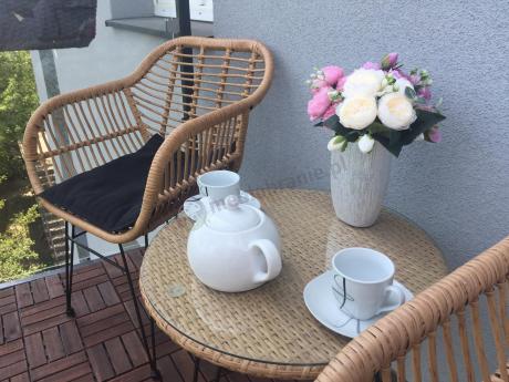 Meble na balkon w bloku z technorattanu boho