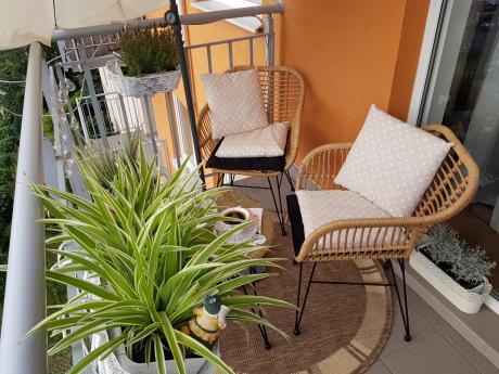 Meble na balkon w bloku z technorattanu boho