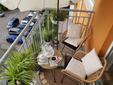 Meble na balkon w bloku z technorattanu boho