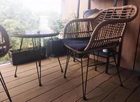 Meble na balkon w bloku z technorattanu boho