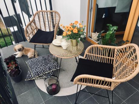 Meble na balkon w bloku z technorattanu boho