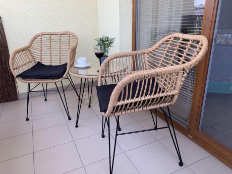 Meble na balkon w bloku z technorattanu boho