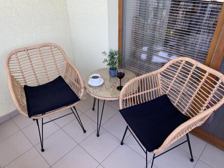 Meble na balkon w bloku z technorattanu boho