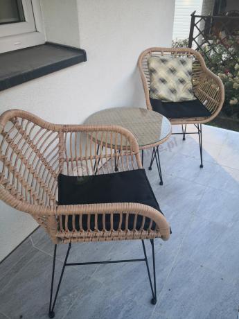 Meble na balkon w bloku z technorattanu boho