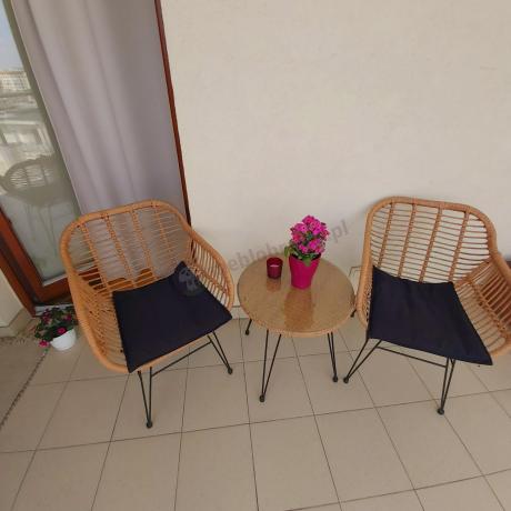 Meble na balkon w bloku z technorattanu boho