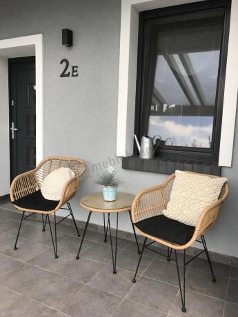 Meble na balkon w bloku z technorattanu boho