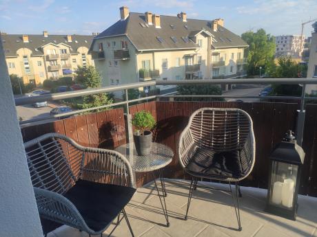 Szary zestaw rattanowy na balkon boho