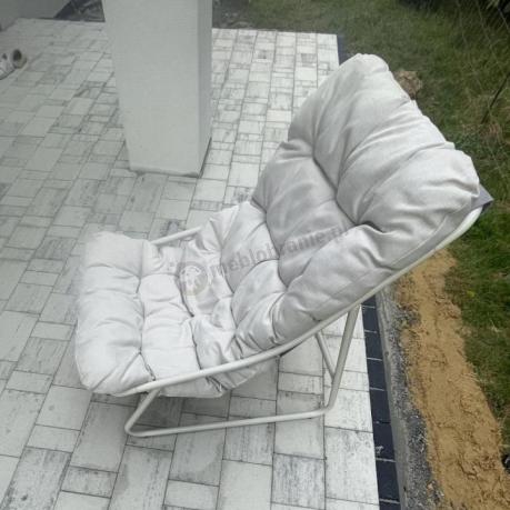 Nowoczesne meble na mały taras z sofą loveseat i stolikiem dla 4 osób - Aurea Cream