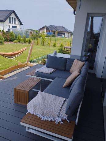 Nowoczesne meble na taras - narożnik modułowy ze stolikiem - Vernon - White