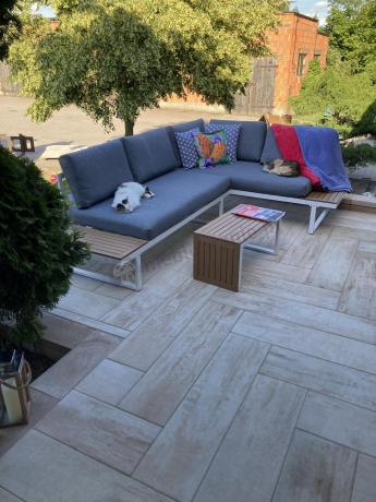 Nowoczesne meble na taras - narożnik modułowy ze stolikiem - Vernon - White