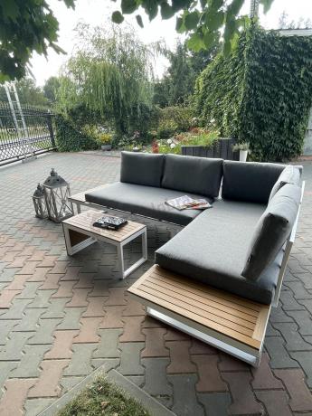 Nowoczesne meble na taras - narożnik modułowy ze stolikiem - Vernon - White