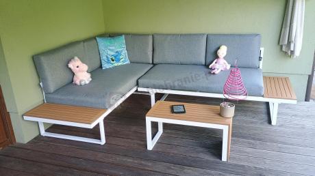 Nowoczesne meble na taras - narożnik modułowy ze stolikiem - Vernon - White