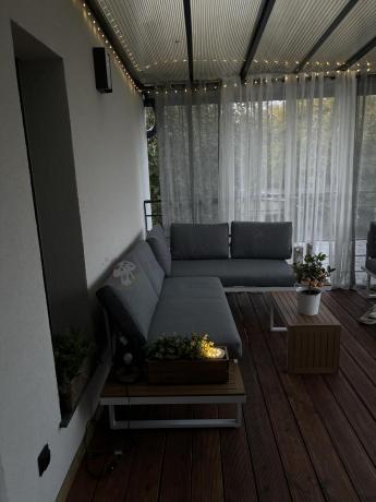 Nowoczesne meble na taras - narożnik modułowy ze stolikiem - Vernon - White