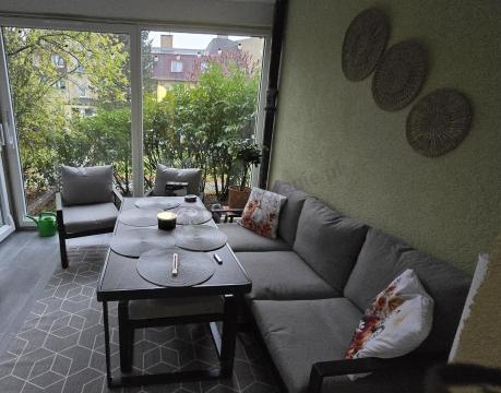 Nowoczesne meble na taras - zestaw z sofą fotelami i pufami - Panaon Elite Plus Light Grey