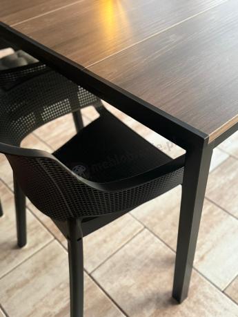 Nowoczesne meble obiadowe dla 10 osób do ogrodu Portis ze stołem 200cm i blatem w kolorze drewna