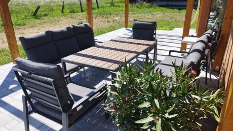 Nowoczesne meble ogrodowe metalowe z wysokimi oparciami - 2 sofy, 2 fotele, stół 160cm Doros Grande - Polywood Dark G