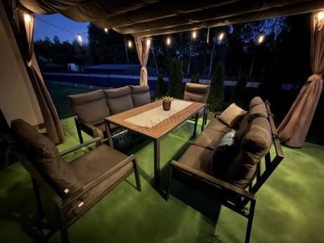 Nowoczesne meble ogrodowe metalowe z wysokimi oparciami - 2 sofy, 2 fotele, stół 160cm Doros Grande - Polywood Dark G