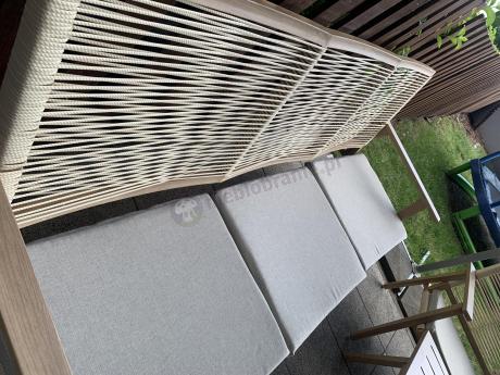 Nowoczesny aluminiowy zestaw mebli na taras Olvi w kolorze drewna i styl naturalny rope