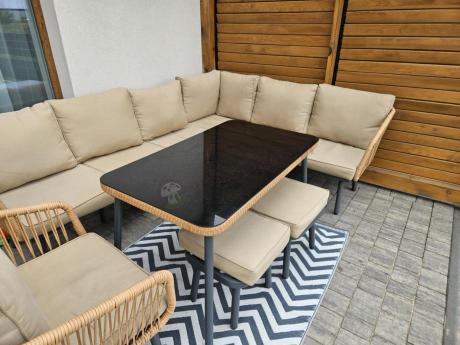 Nowoczesny beżowy narożnik ogrodowy 8 osób z fotelem, pufami i stołem 120cm Postigo Corner XL Nature