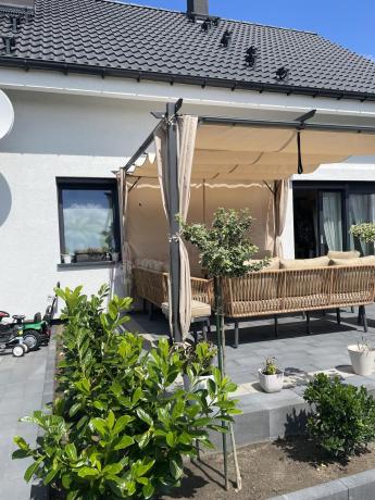 Nowoczesny beżowy narożnik ogrodowy 8 osób z fotelem, pufami i stołem 120cm Postigo Corner XL Nature