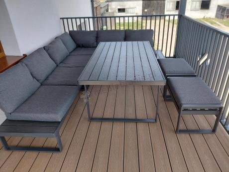 Nowoczesny grafitowy narożnik ogrodowy z ławą i wysokim stołem Panaon DG