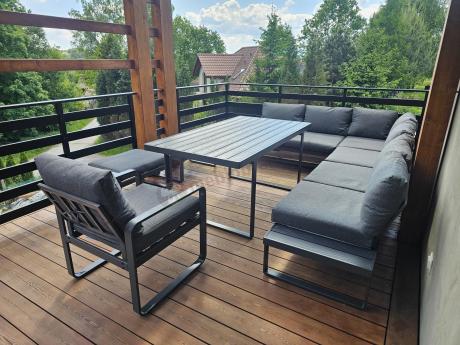 Nowoczesny grafitowy narożnik ogrodowy z ławą i wysokim stołem Panaon DG