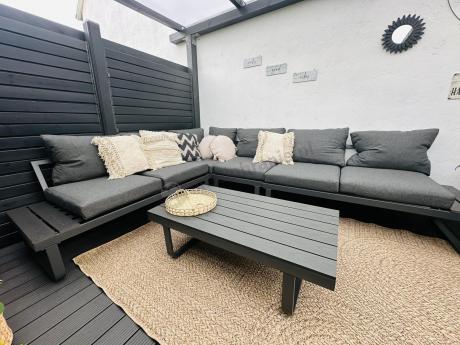 Nowoczesny grafitowy narożnik ogrodowy z ławą Panaon DG