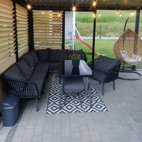 Nowoczesny, modułowy narożnik na taras z fotelem, 2 pufami i stołem 120cm Postigo Corner XL Grafitowy