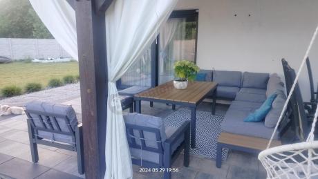 Nowoczesny narożnik na taras 283x222 cm z dwoma fotelami i pufami - Calamba Corner XL