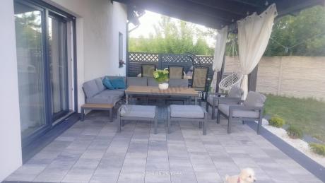 Nowoczesny narożnik na taras 283x222 cm z dwoma fotelami i pufami - Calamba Corner XL