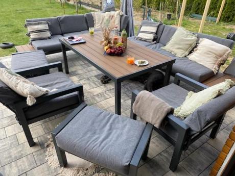 Nowoczesny narożnik na taras 283x222 cm z dwoma fotelami i pufami - Calamba Corner XL