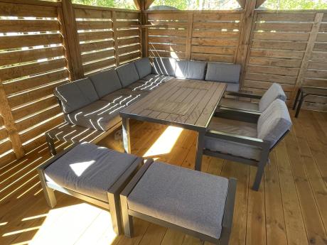 Nowoczesny narożnik na taras 283x222 cm z dwoma fotelami i pufami - Calamba Corner XL